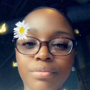 Meet your Posher, Ariella